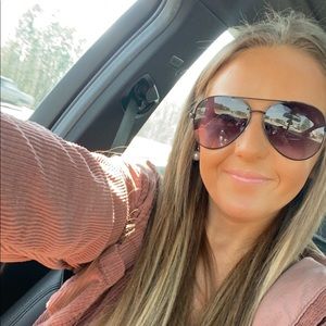 Meet your Posher, Carly